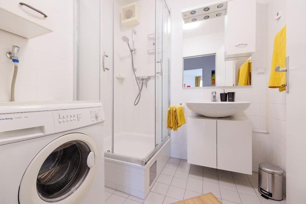New! Cozy & Lovely Home In The 3Rd District Відень Екстер'єр фото