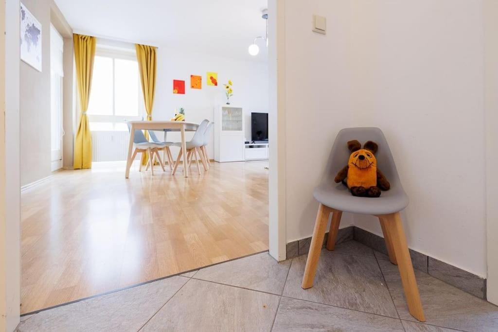 New! Cozy & Lovely Home In The 3Rd District Відень Екстер'єр фото